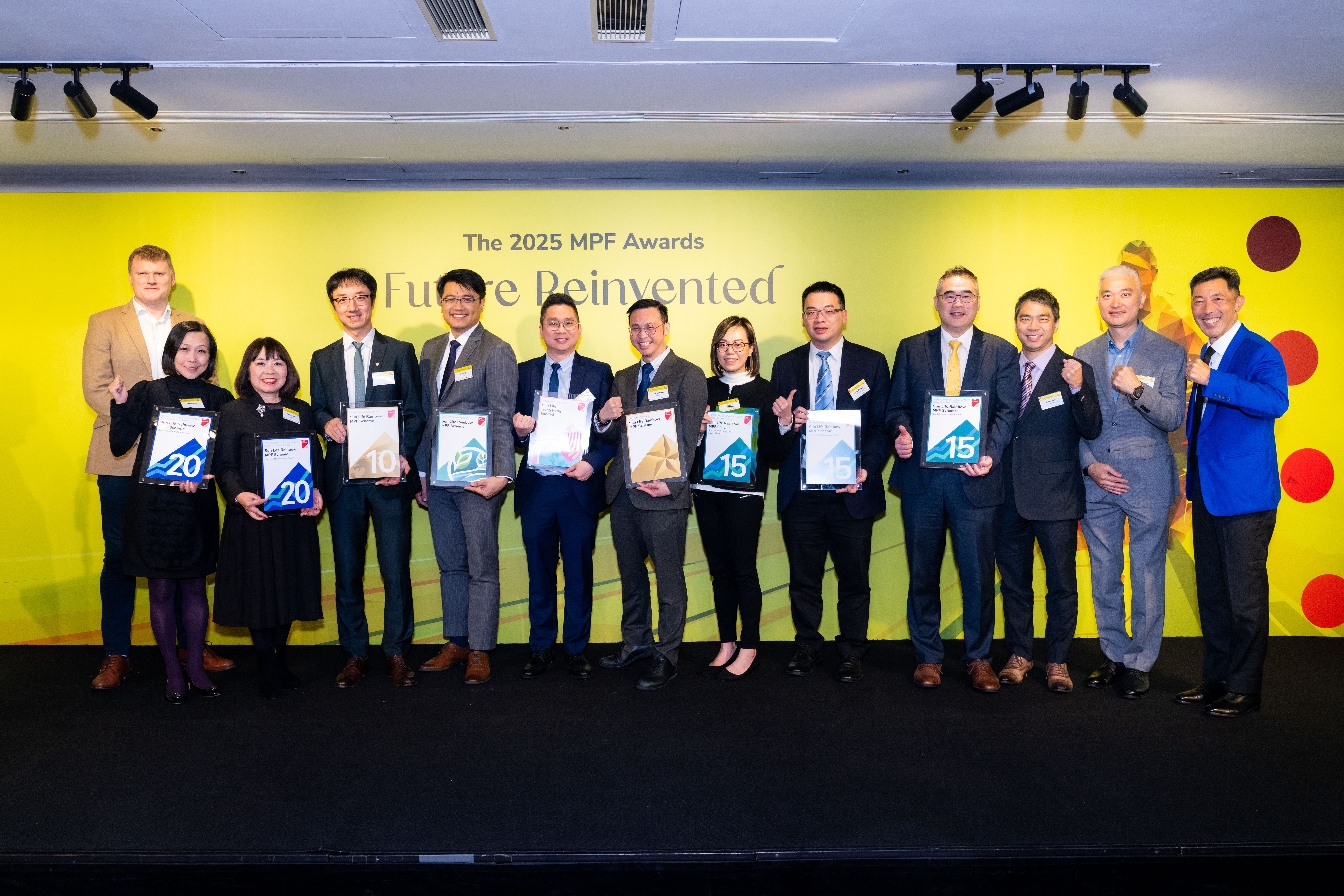 Sun Life永明於積金評級「2025強積金大獎」勇奪[8]項殊榮| 香港永明金融
